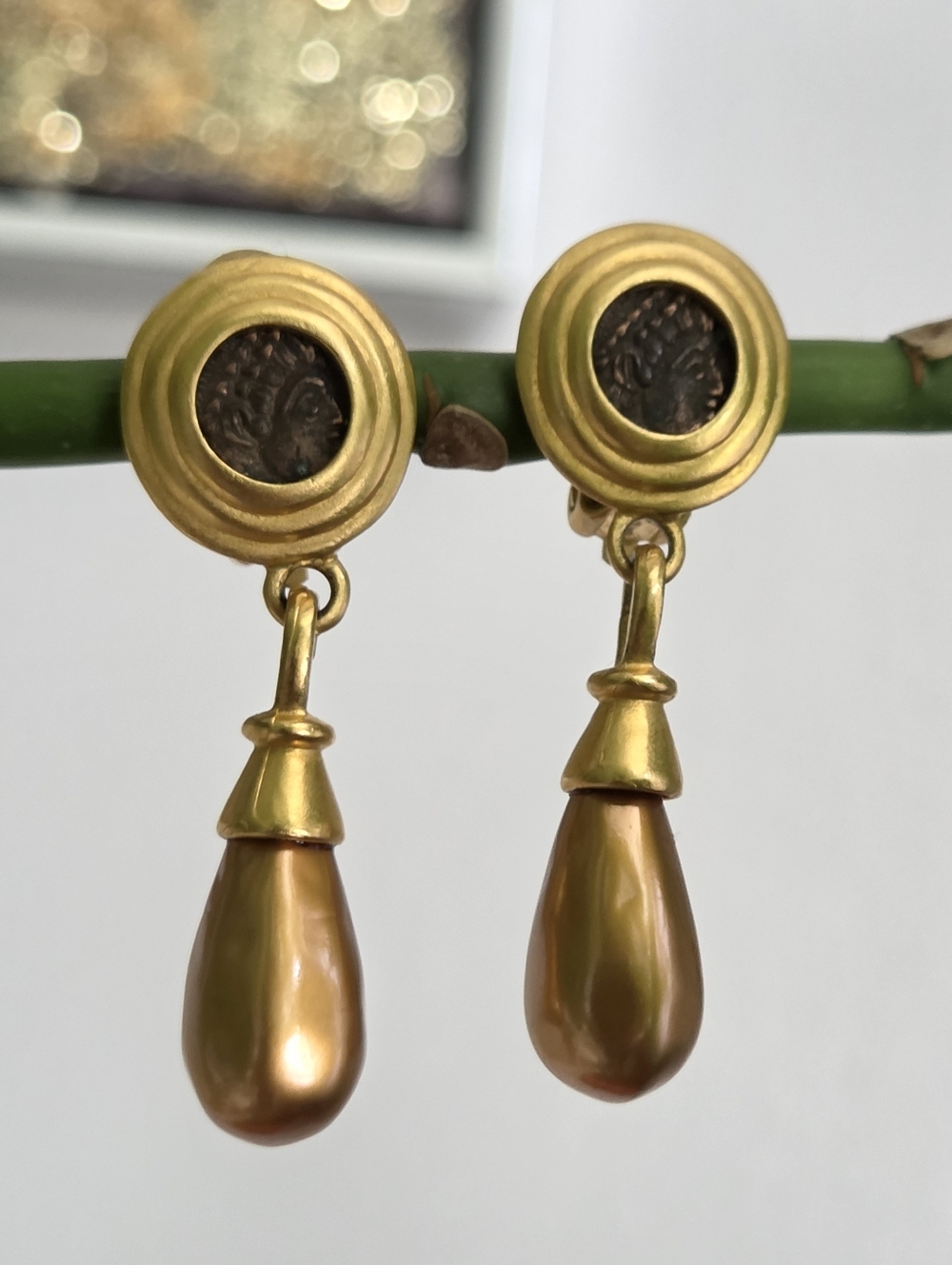 Vintage Carolee clip on earrings